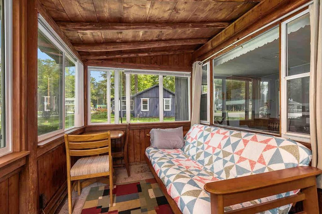 Pet-Friendly Cabin With Dock, Firepit, Bbq Newaygo Ngoại thất bức ảnh
